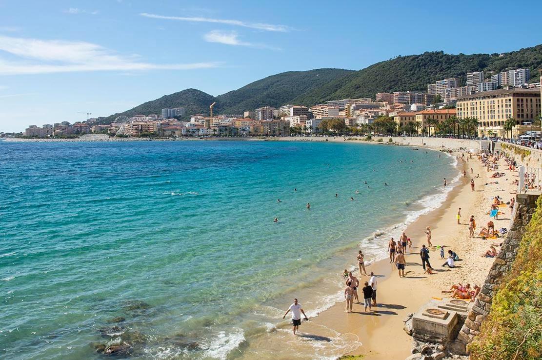 Studio Rue Pietonne Ajaccio อฌักซิโอ้ ภายนอก รูปภาพ